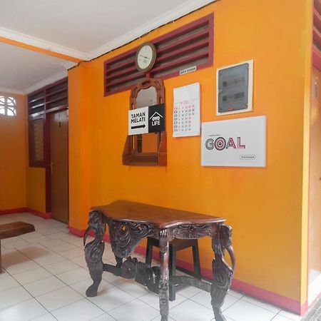OYO Life 3034 Taman Melati Hotel Depok Bagian luar foto