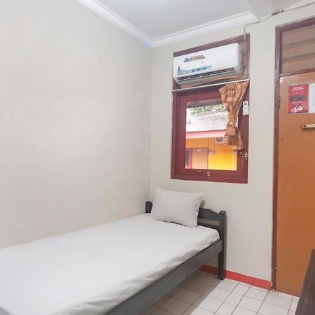 OYO Life 3034 Taman Melati Hotel Depok Bagian luar foto