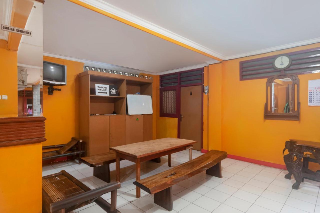 OYO Life 3034 Taman Melati Hotel Depok Bagian luar foto