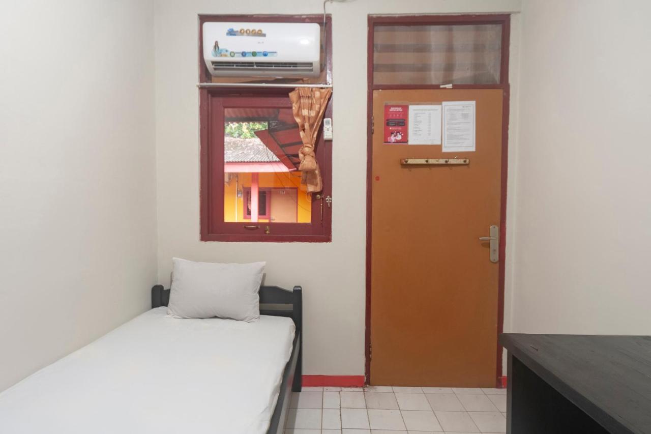 OYO Life 3034 Taman Melati Hotel Depok Bagian luar foto