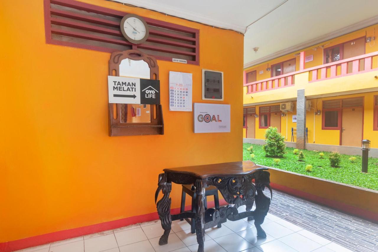 OYO Life 3034 Taman Melati Hotel Depok Bagian luar foto