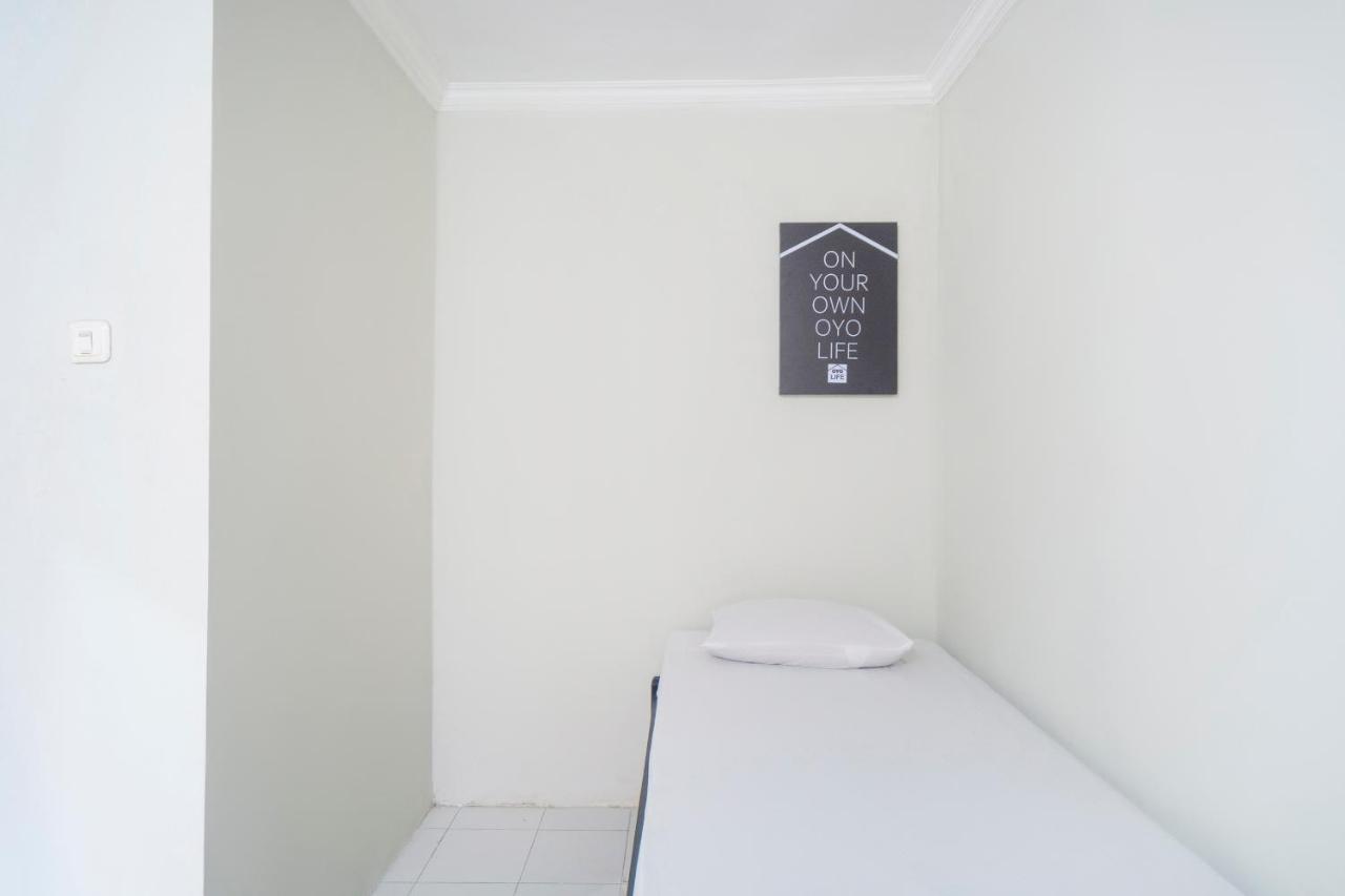 OYO Life 3034 Taman Melati Hotel Depok Bagian luar foto